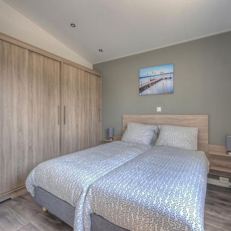 Comfortable Chalet 4 5Km From Rockanje Hellevoetsluis Exterior photo